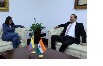 El Embajador Rahul Shrivastava asistió al llamado del Ministro de Relaciones Exteriores S.E. Delcy Rodriguez, 03 Mayo 2016