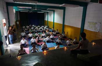 2º Día Internacional del Yoga celebrado en una escuela en Petare - el barrio mas pobre de Caracas