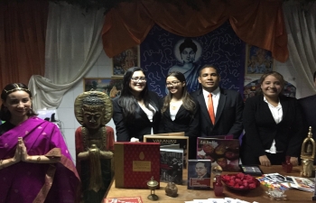 Stand de la India en el 'Día Internacional' Universidad Santa María,